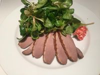Salat mit gebratener Entenbrust